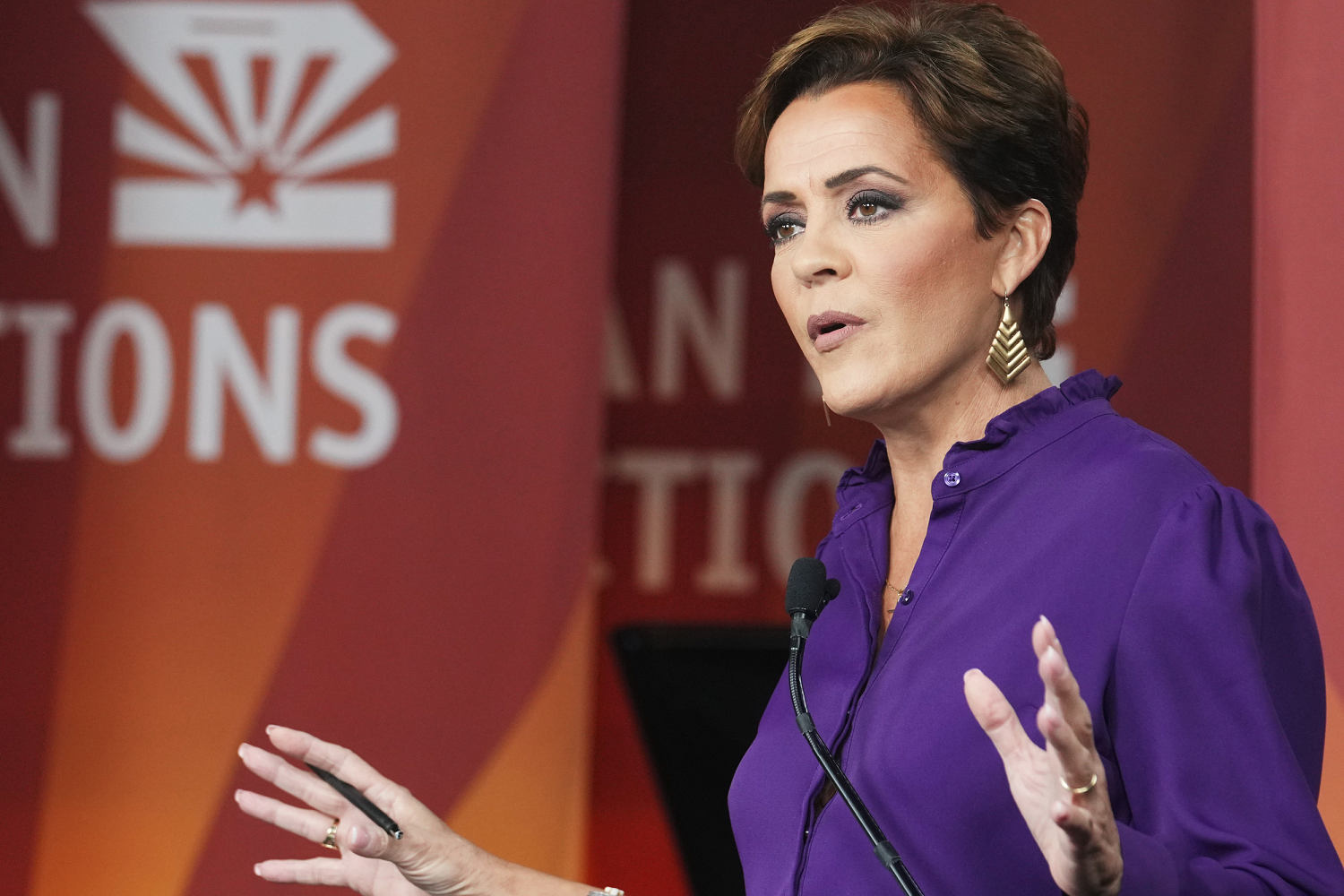 After debate debacle, Kari Lake’s campaign limps to the finish line