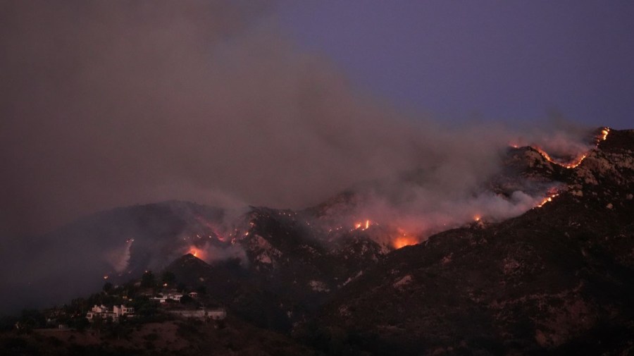 Malibu faces mandatory evacuations as Franklin Fire grows to more than 2,700 acres