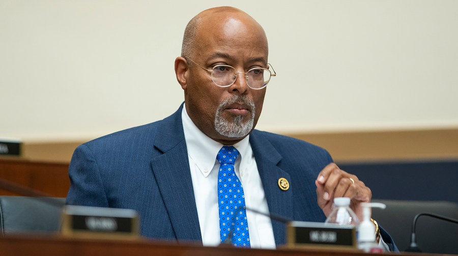 Rep. Glenn Ivey says replacing Wray is a ‘mistake’