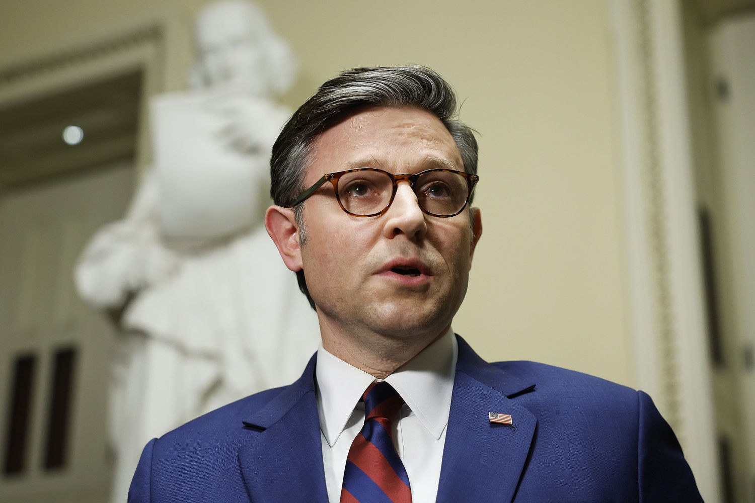 Trump ignores real impacts of a looming gov’t shutdown to focus on himself: ‘Let it begin’