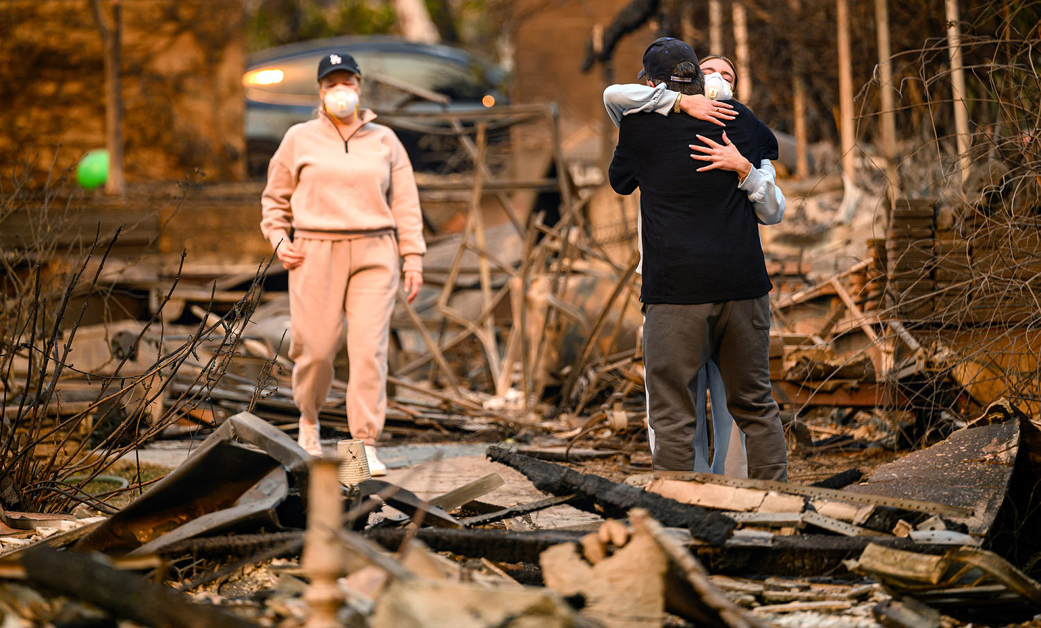 At least 11 dead, 180,000 forced to flee their homes as L.A. wildfires rage