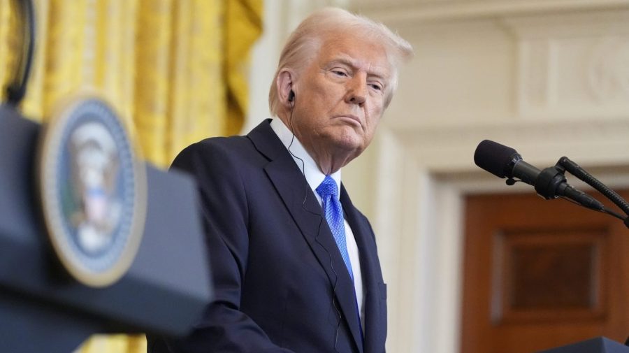 Judge temporarily reinstalls fired head of whistleblower protection office