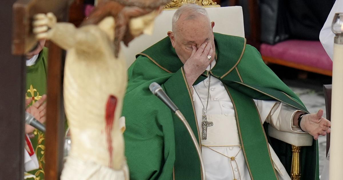 Pope rebukes Trump administration over migrant deportations, and appears to take direct aim at Vance