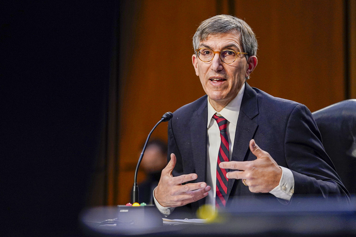 The FDA’s top vaccine official resigns, pointing to Kennedy’s ‘misinformation and lies’