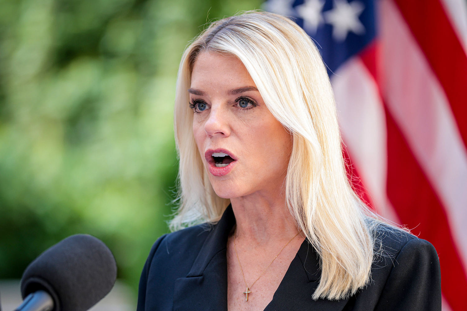 AG Pam Bondi faces an awkward question about her approval of the Qatari jet ‘gift’