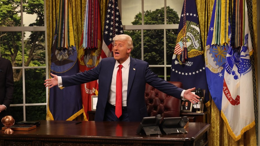 ‘SNL’ roasts Trump’s Middle East trip, Qatari jet gift in season finale
