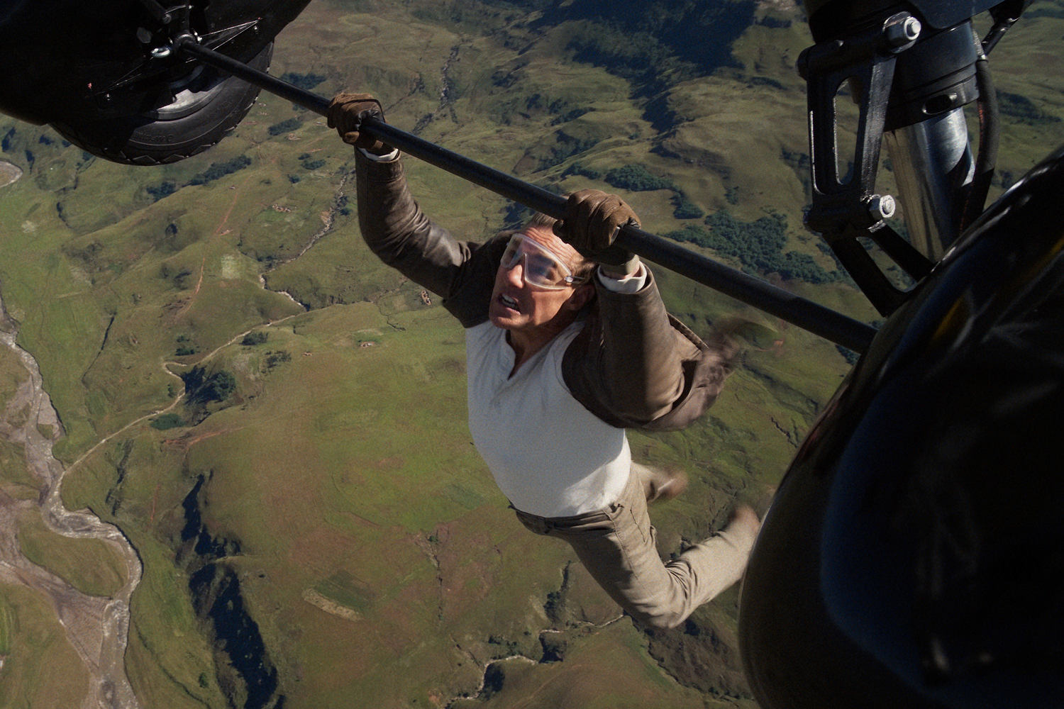 Tom Cruise is the (stunt)man middled-aged men in America need right now