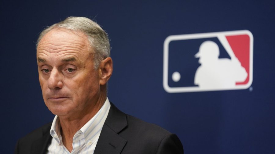 MLB to invest in women’s softball league