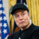Elizabeth Warren highlights 100-plus instances of possible corruption involving Elon Musk