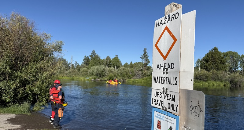 1 dead, 2 missing after 6 go over waterfall in Oregon