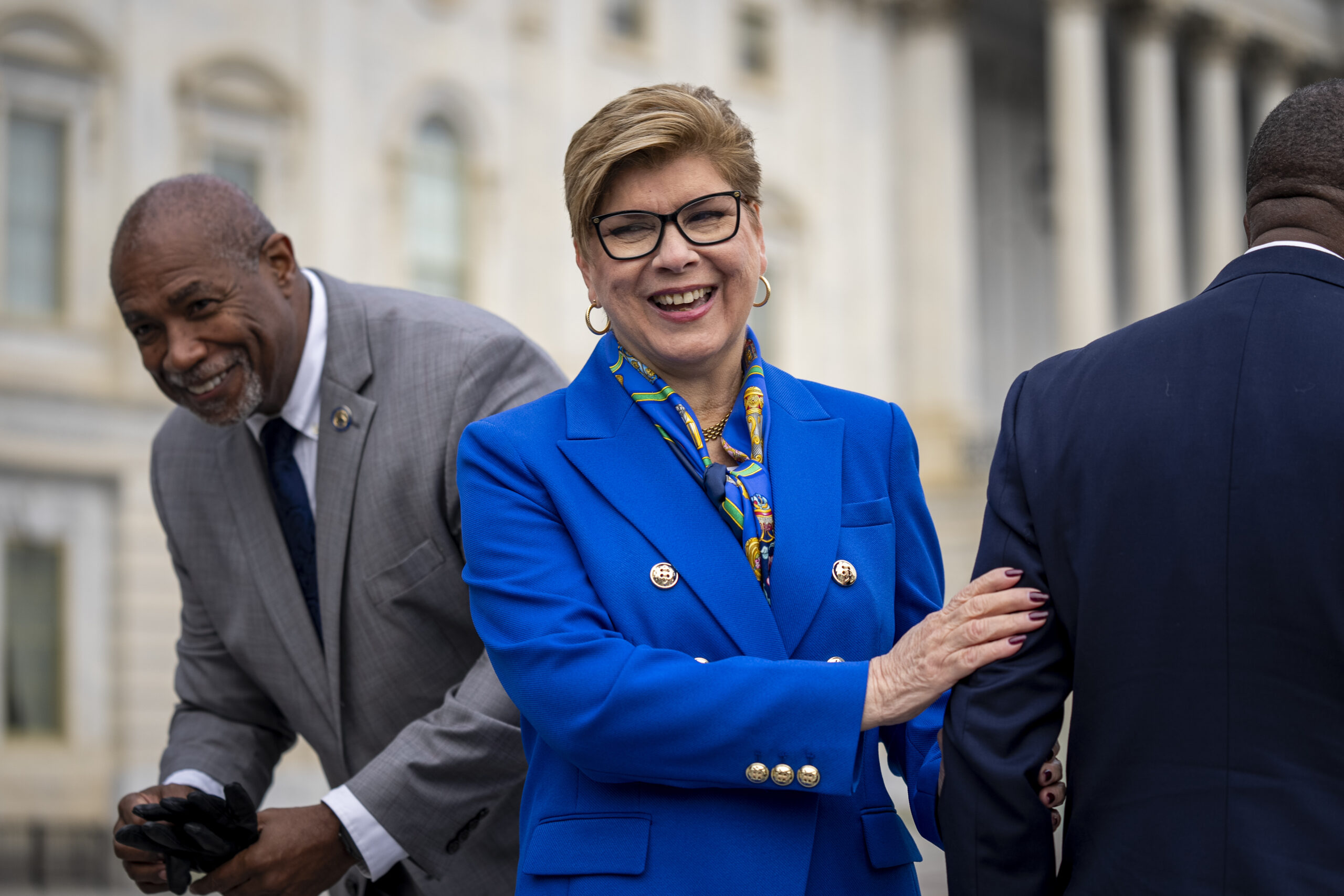 1 party has a New Jersey recruitment bonanza. The other … not so much.