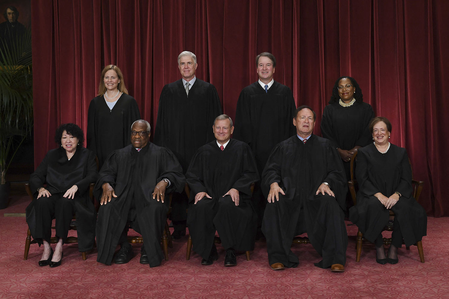 Trump’s attempt to fire a Federal Reserve governor tests a weird Supreme Court move