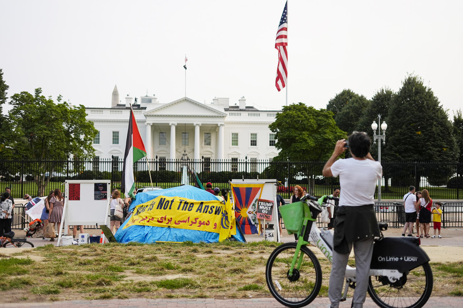 The White House peace vigil, the longest continuous political protest in the U.S., is dismantled