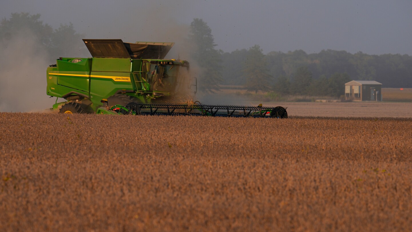 Trump plans aid package for US soybean farmers while seeking trade deal with China