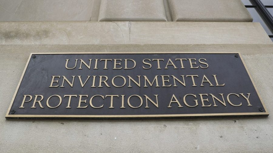 EPA union: Government shutdown deal must include health care funding