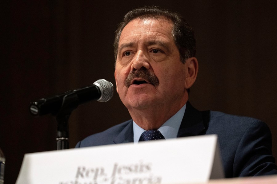House passes resolution to censure Chuy García that divided Democrats