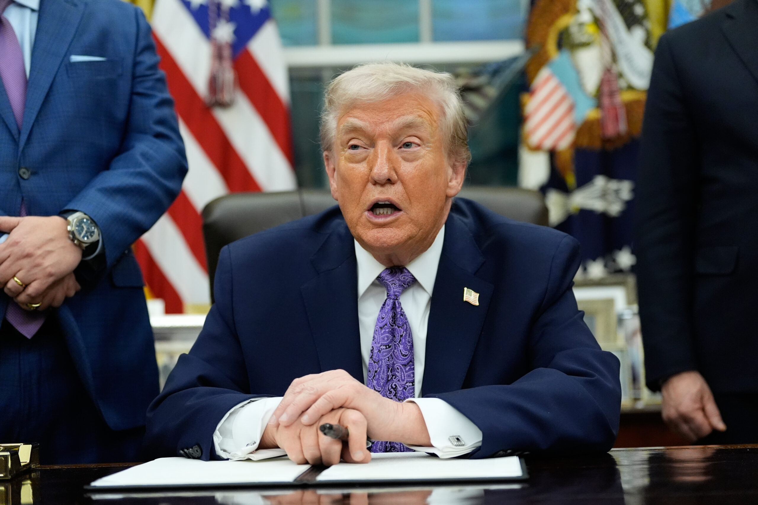 Trump seems to wave the white flag on his US attorneys gambit