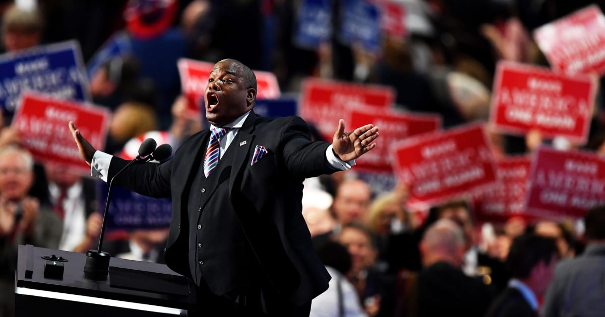 Meet the MAGA world pastor who is trying to convert Trump on Ukraine