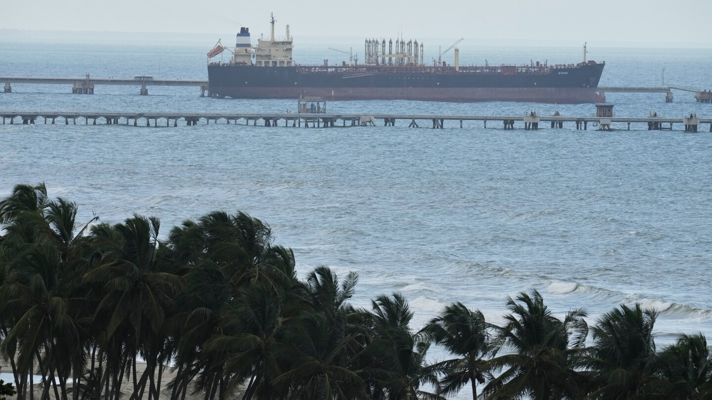 Venezuela seeks to criminalize oil tanker seizures