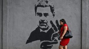 US citizens in Venezuela advised to leave ‘immediately,’ beware of militias