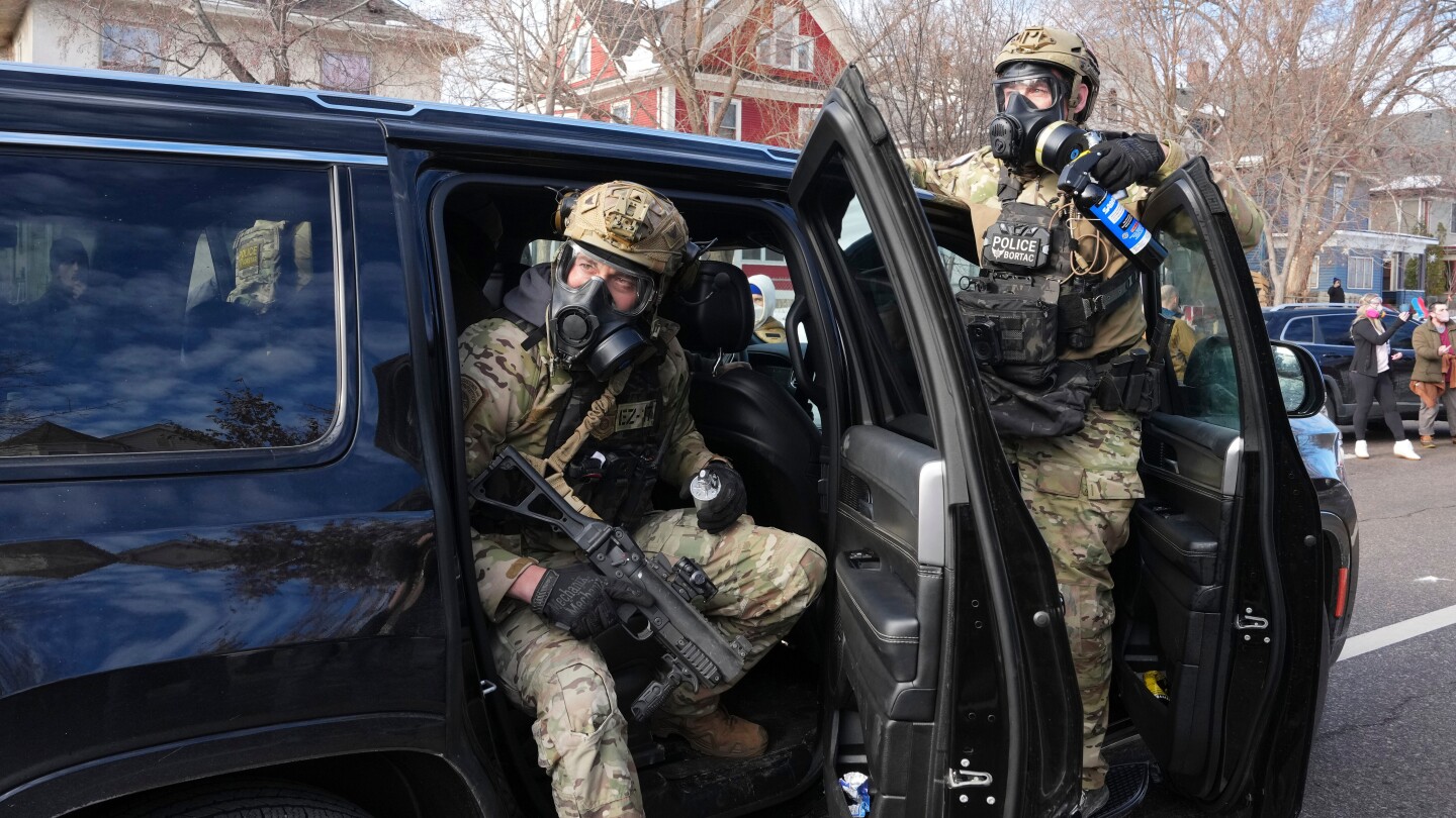 Tensions flare in Minnesota as protesters and federal agents repeatedly square off…
