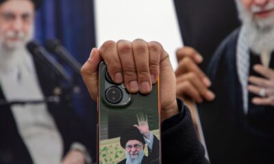 Trump calls for end of Iranian regime