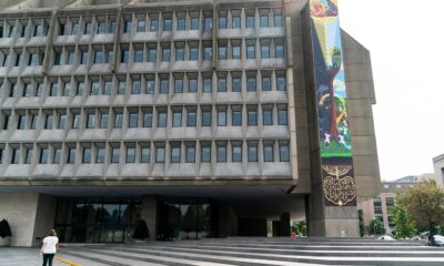 Healthcare group projects anti-RFK Jr. messages onto HHS building