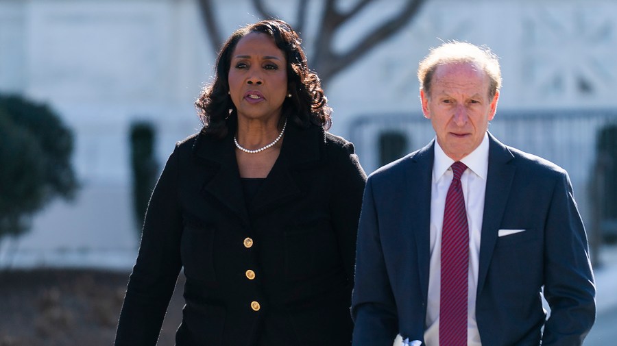 Supreme Court drawswho’swho of spectatorsduring high-stakes term