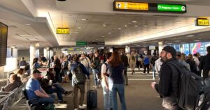 A strong chemical smell forces a 1-hour flight halt at 4 major DC-area airports