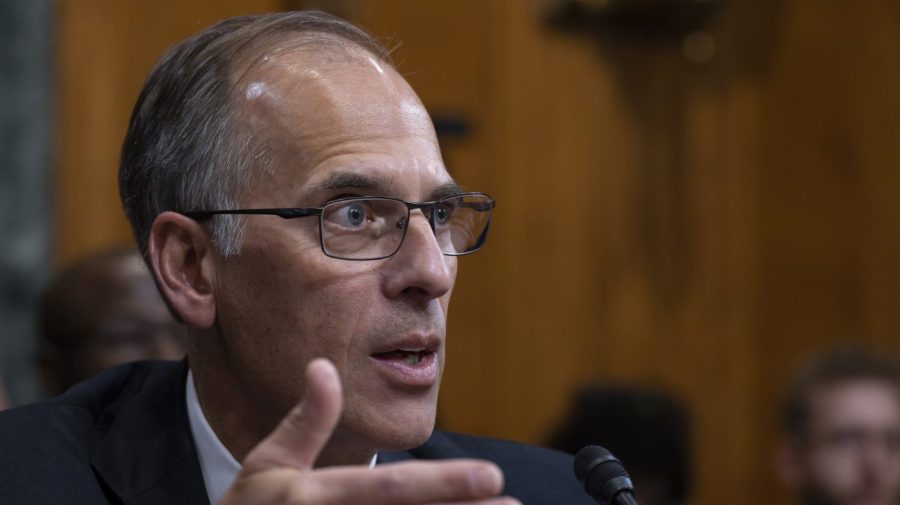 Moody’s economist warns recession is once again a ‘serious threat’