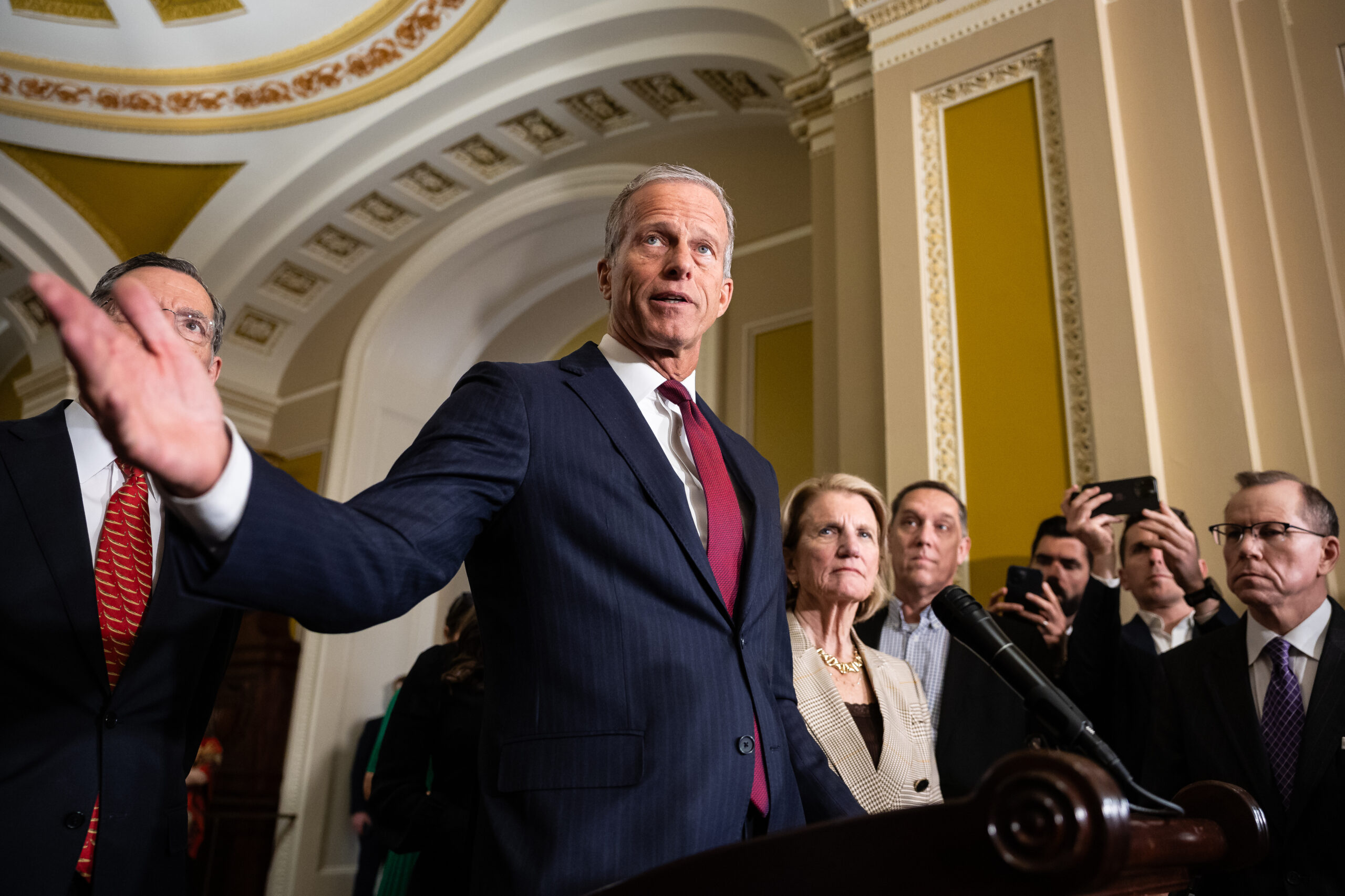 Markwayne Mullin’s DHS nomination not at risk from Rand Paul, Thune says