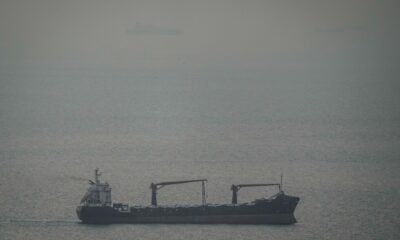 Trump’s shifting strategy on the Strait of Hormuz drives criticism