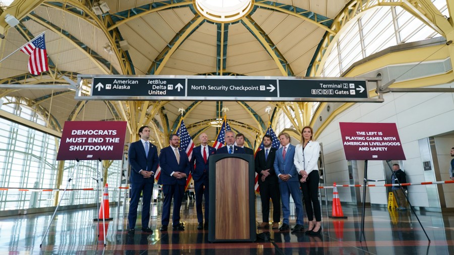 House Republicans pan proposal to split up DHS bill despite openness from Trump