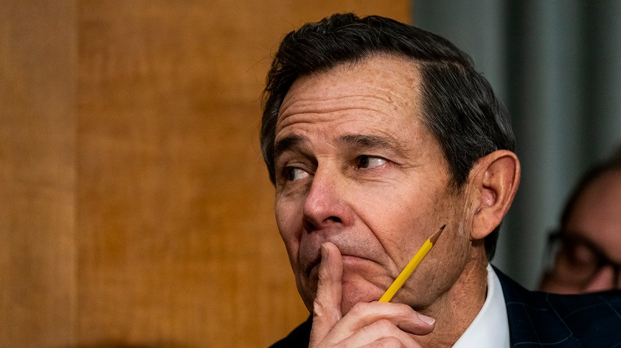 GOP senator calls to end Iran operations without formal declaration of war