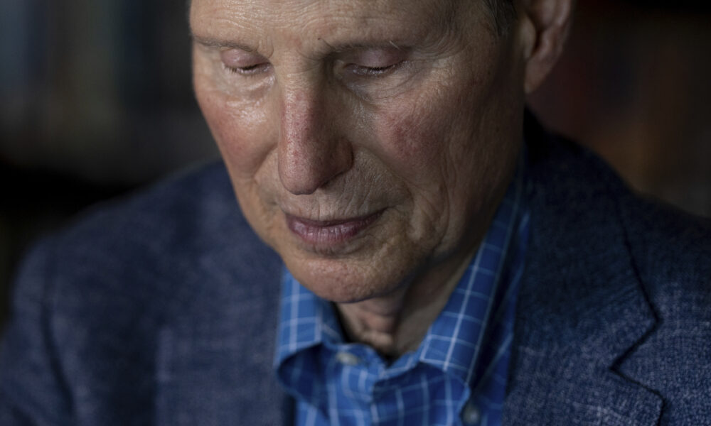 Wyden urges Democrats to back FISA privacy amendments