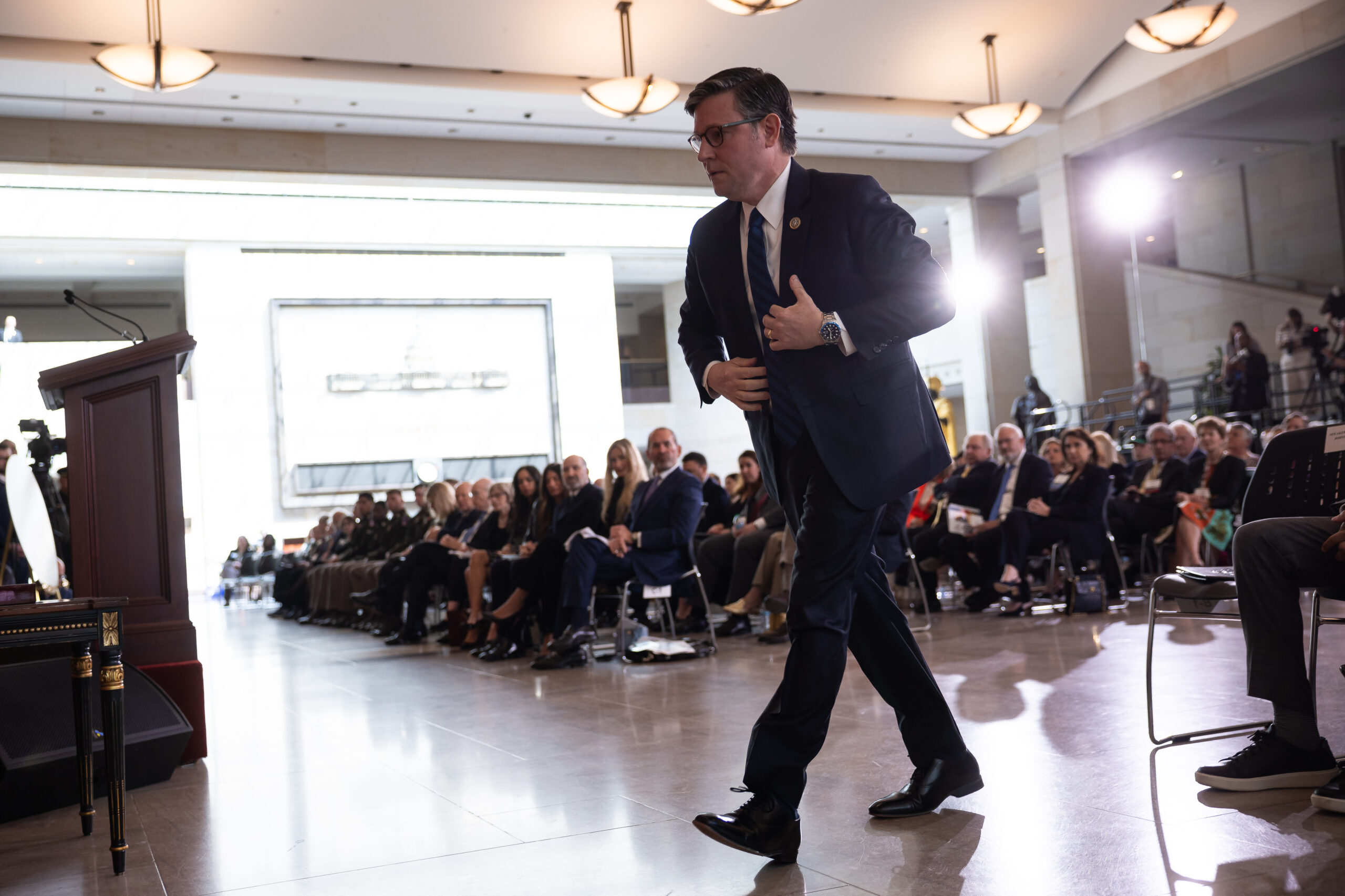 GOP leaders delay FISA vote amid GOP rebellion