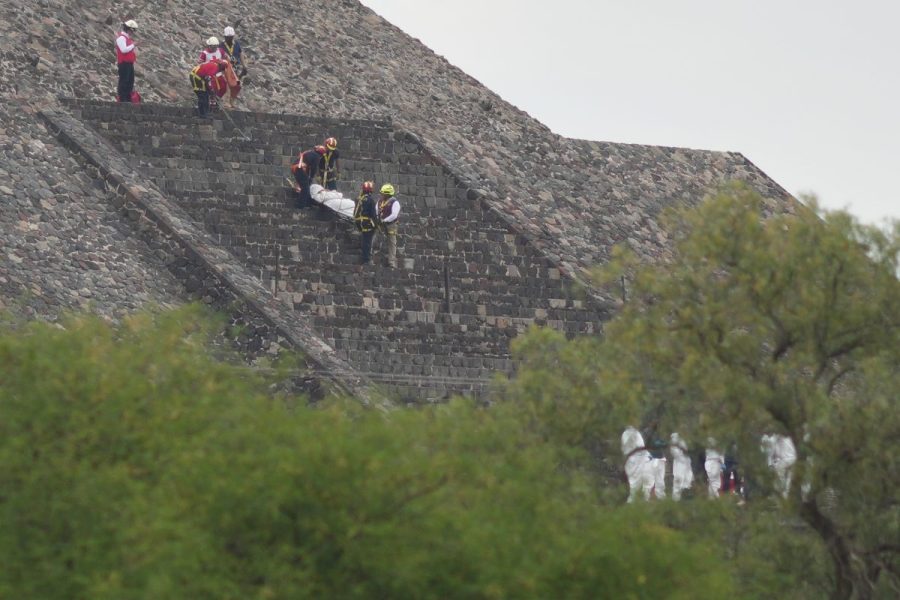 Gunman at historic pyramids in Mexico kills 1, injures 13