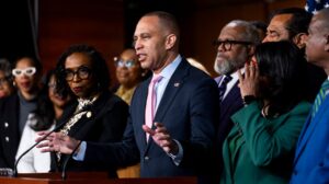 Jeffries still confident Democrats will take back House after Virginia redistricting ruling