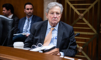 Senators vote to block their pay during government shutdowns
