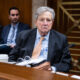 Senators vote to block their pay during government shutdowns