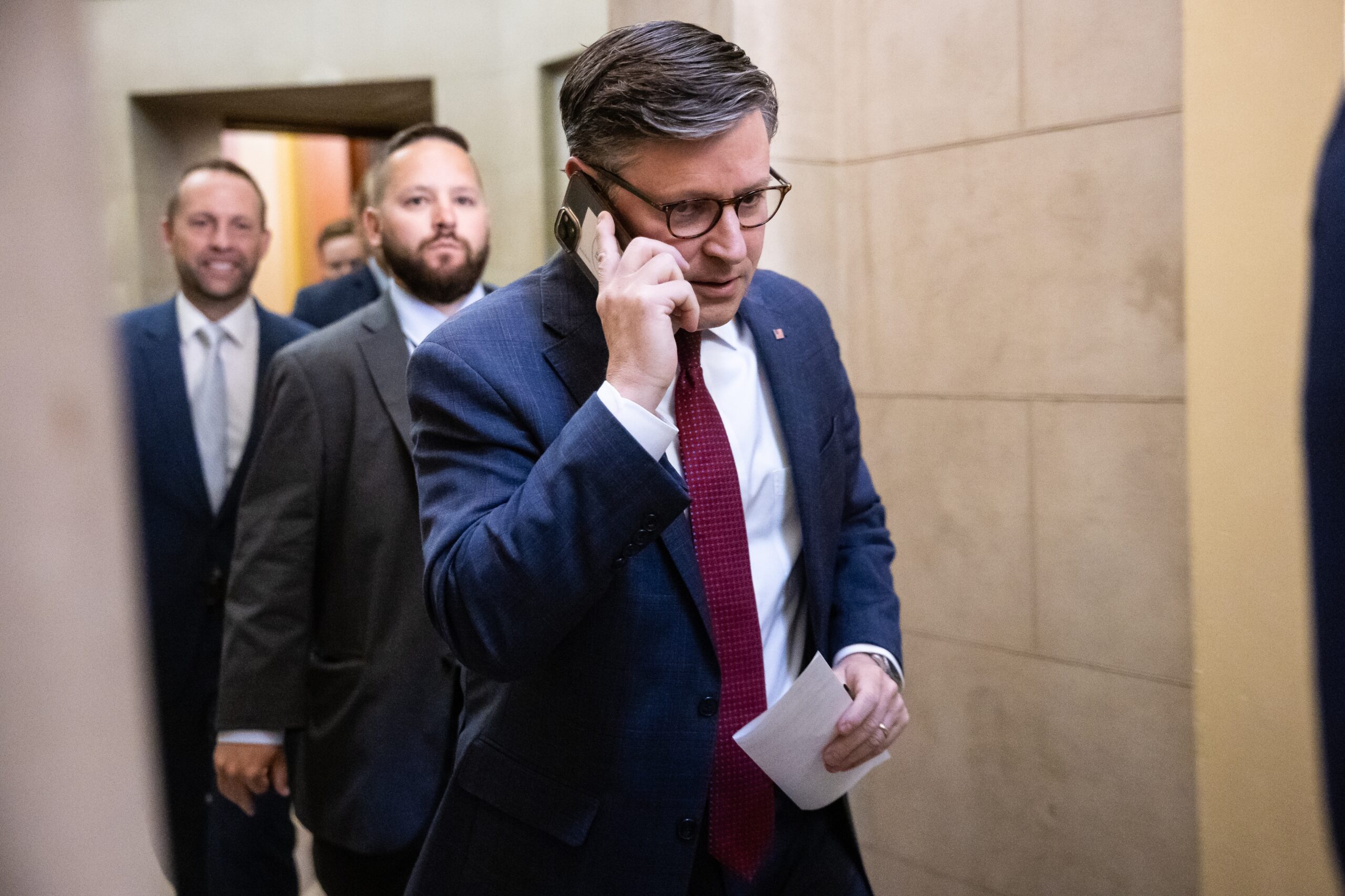 Spy law on track to lapse after Congress rejects extension