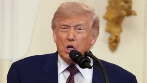 Trump awards 3 Medals of Honor to war heroes