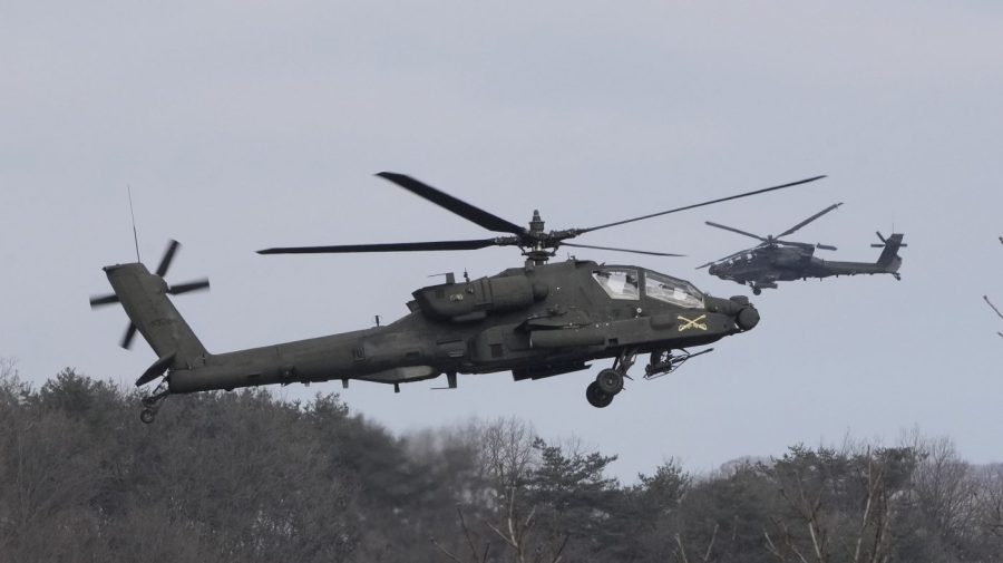 Suspension lifted for Apache helicopter pilots who flew over beaches on July 4