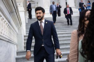 Top House progressive warns Democrats to get serious on AI messaging