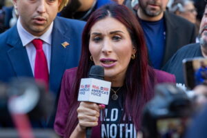 Loomer meets with Zelensky in Ukraine after major U-turn…