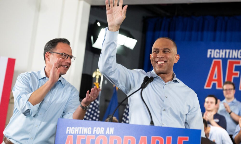‘Fighting for an affordable America’: Hakeem Jeffries unveils closing midterm pitch